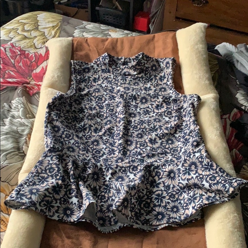 Banana Republic sleeveless peplum top
